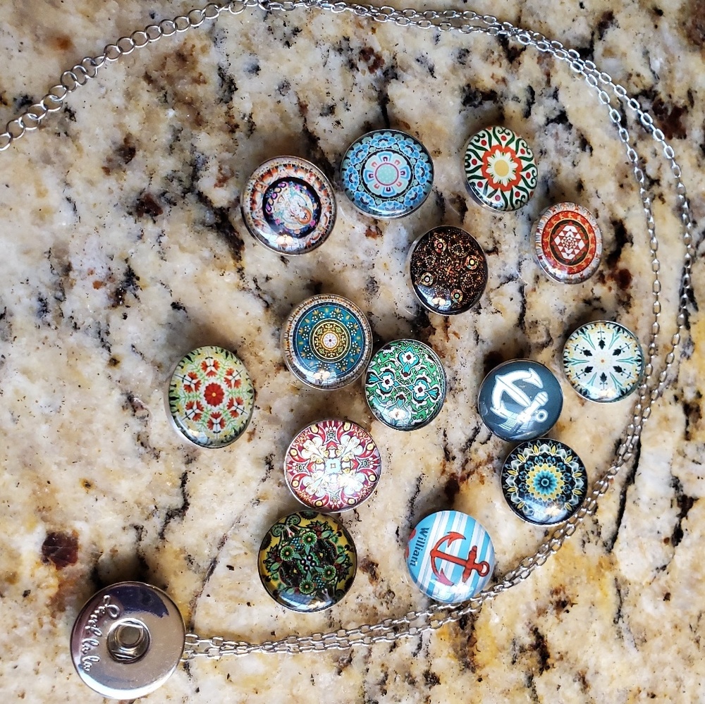 Snap Jewelry 14 snaps as Shown and Necklace